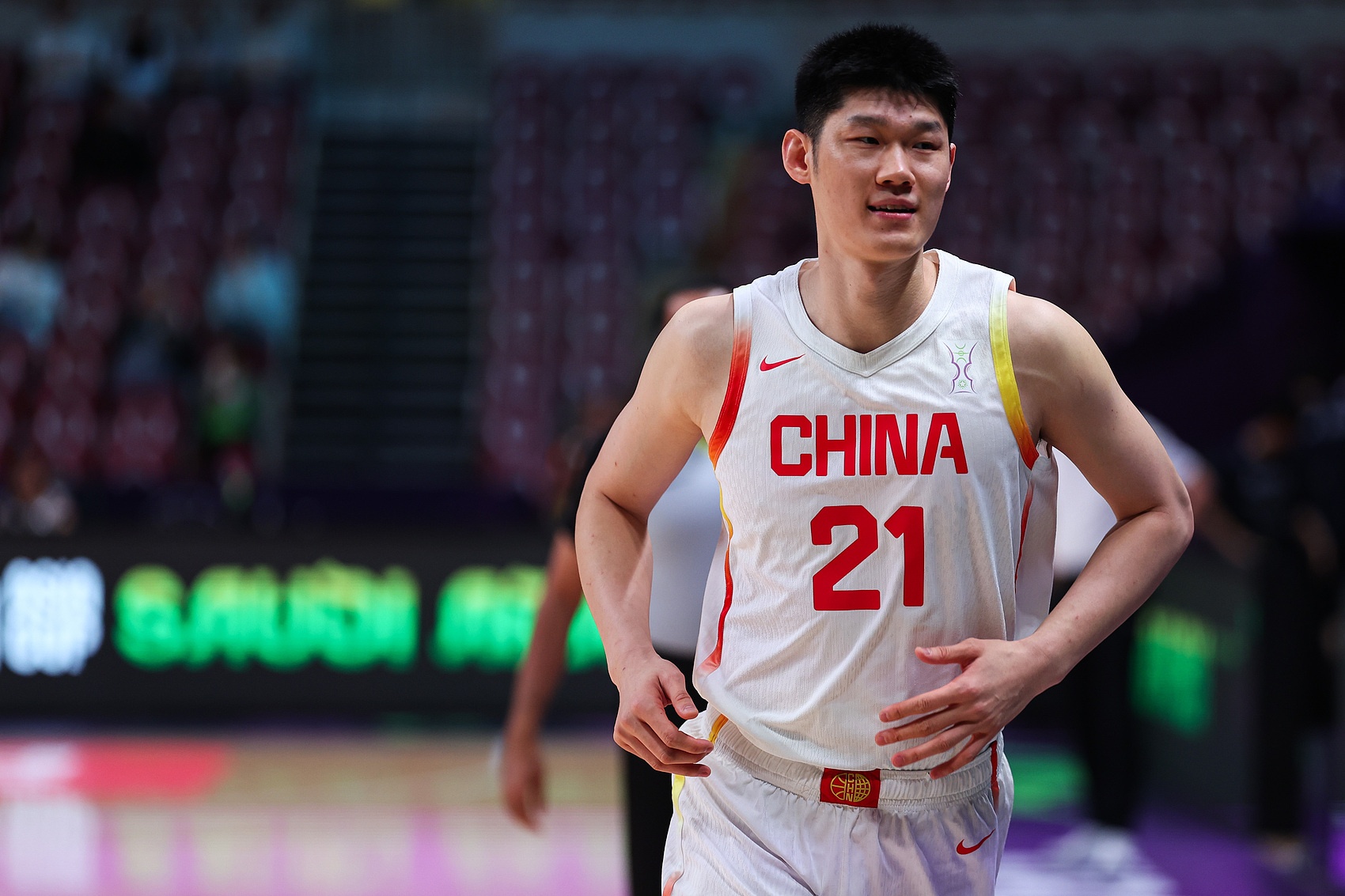亚运会首战！中国男篮首发：廖三宁&庞峥麟&李弘权&胡金秋&朱俊龙